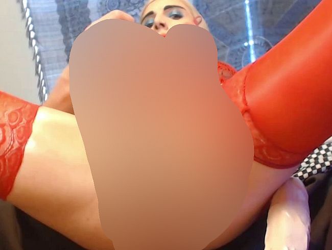 Sissy wi**st für die Livecam mit Metallringen!