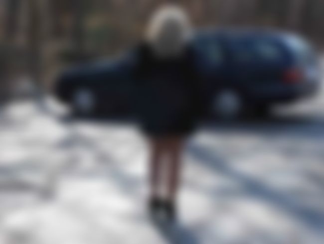 am Auto in Heels