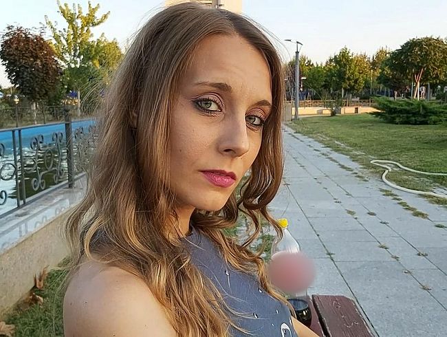 Habe eine Schlampe im Park aufgegabelt und den Kaffee für einen schlampigen bl*wjob und einen heißen fi** ausgelassen