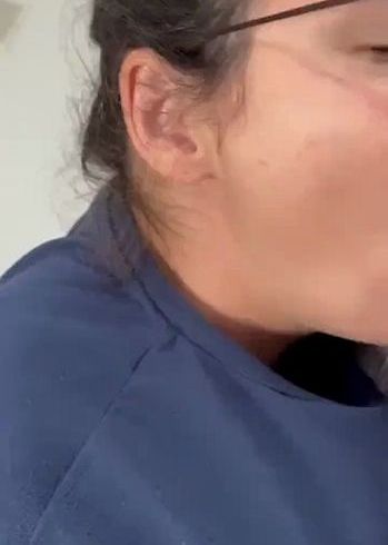 Gierige Ehehur* schl**kt gierig den schw**z und die fi**sahne in den Hals