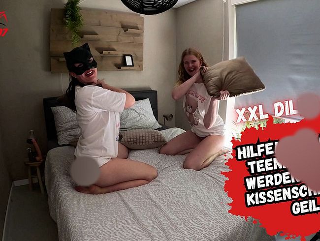 Kissenschlacht von jungen Teen Stiefschwestern artet in XXL dil*o Pu**y Zerstörung aus!