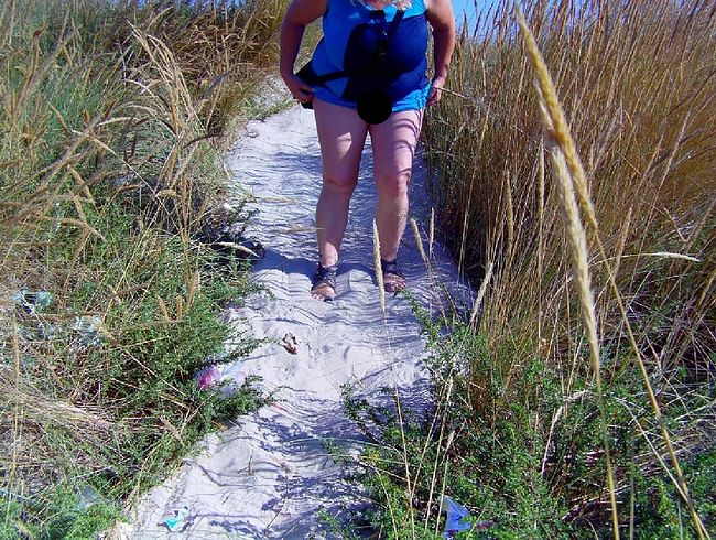        GOLDEN SHOWER  ON THE BEACH..!!!