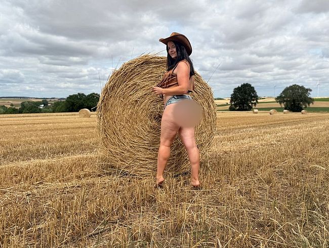 Cowgirl-fo**e im Kornfeld! Wildes Outdoor fi**en!