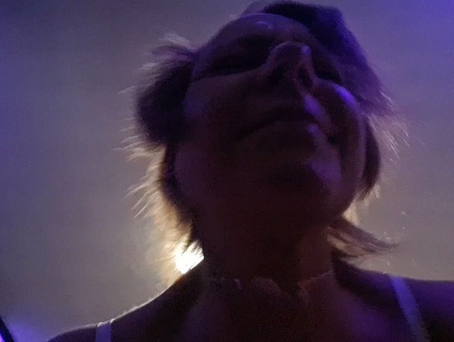 schw**z Massage mit Gleitgel. Danach gibt's nen kurzen ritt damit in meine musc** gespri**t wird.