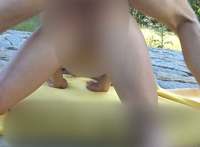Blonde Sau legt nen geilen ars**fo**enritt hin!