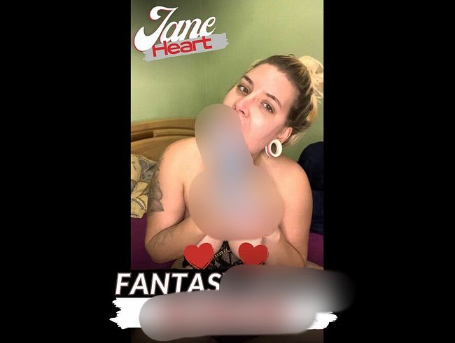 Fantasy dil*o bl*wjob