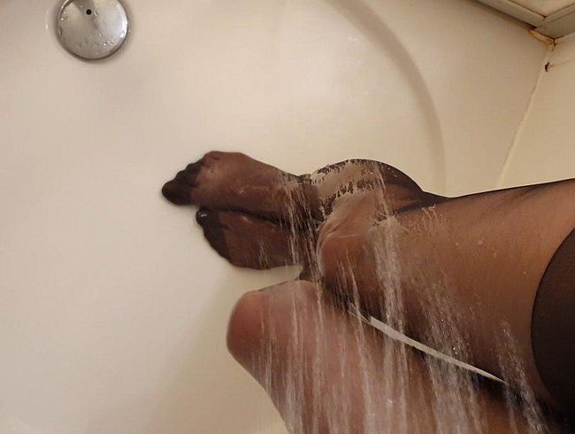 pi**en, wi**sen und spri**en in der Dusche :) 3 zum Preis von Einem