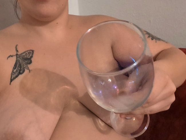 Er spri**t in mein Weinglas - werde ich es trinken??