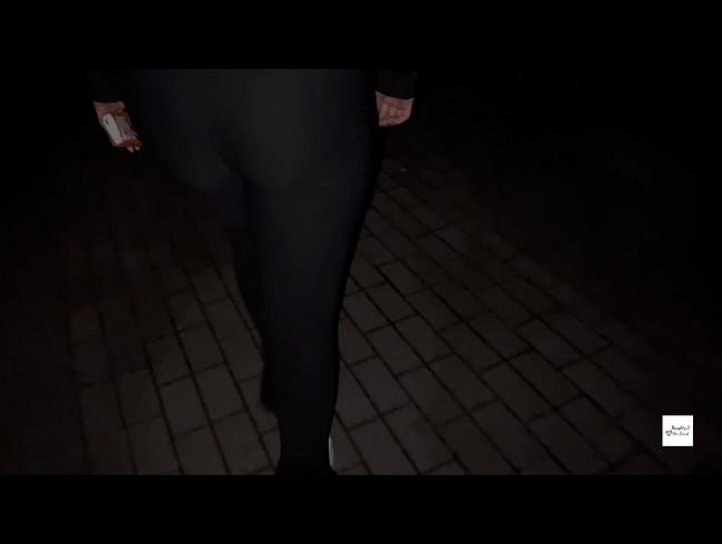 Urinprobe vor dem Ärztehaus - Publicpi**