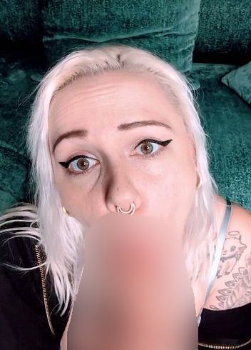 POB bl*wjob als würde ich deinen schw**z lut**hen.
