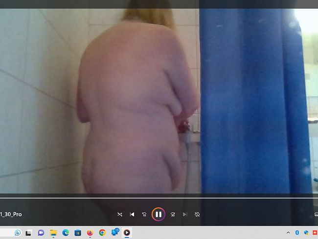 Ich beim duschen und abtrocknen