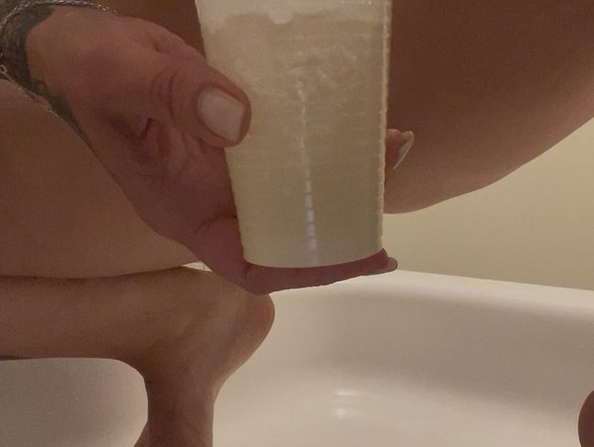 Heute pi**e ich in Plastikbecher