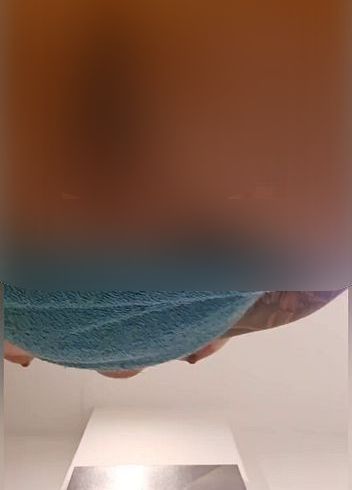 Dein Platz ist unter mir, mein dreckiger,kleiner skla*e!