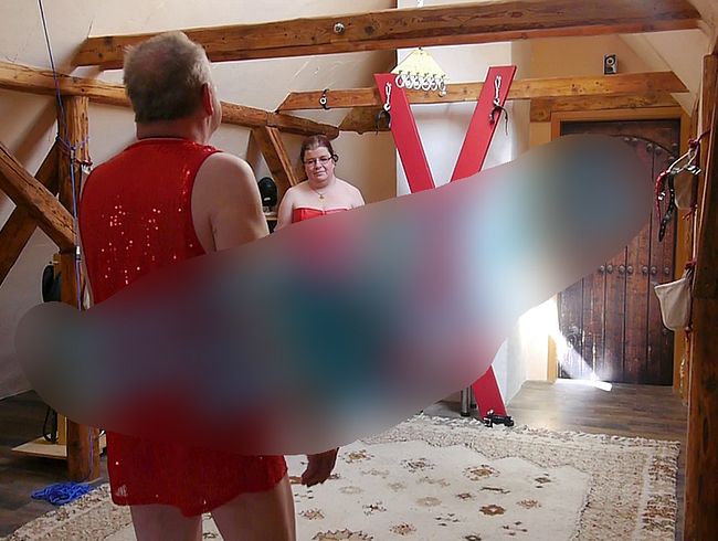 skla*e nimmt in seiner neuen Kleidung Lady nicht wahr und bekommt Strafe, Teil 1