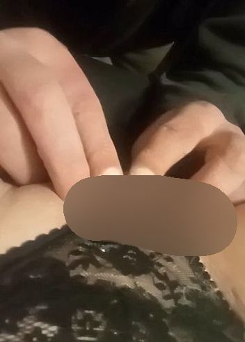 Frisch Rasierte fo**e gelec*t und gefin**rt
