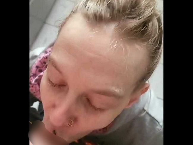 Spontan bl*wjob mit abspri**en in meinem Mund