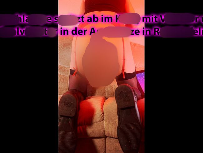 Sissyschlampe spri**t ab im Käfig mit vi*rator und ana*vi*rator in der ars**fo**e in Reitstiefel