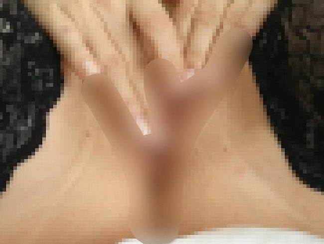 Kein Mann in der Nähe, da muss ich meine musc** wohl selber verwöhnen ;-)
