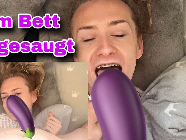 per***s abgesaugt im Bett + Cum***t