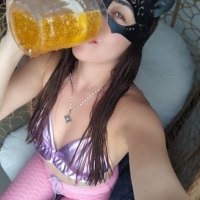 pee_Queen